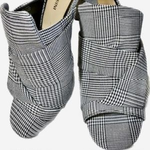 Italian Gianni Bini Twist Straps Block Heel Slide Sandals